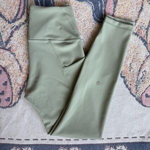 Lululemon Wunder Train High Rise Leggings with Pockets (Size 6)